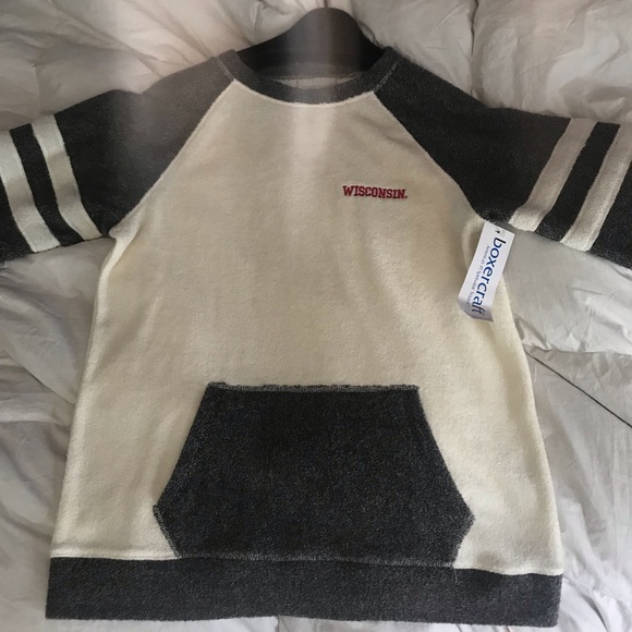 Wisconsin Pullover - Picture 4 of 5